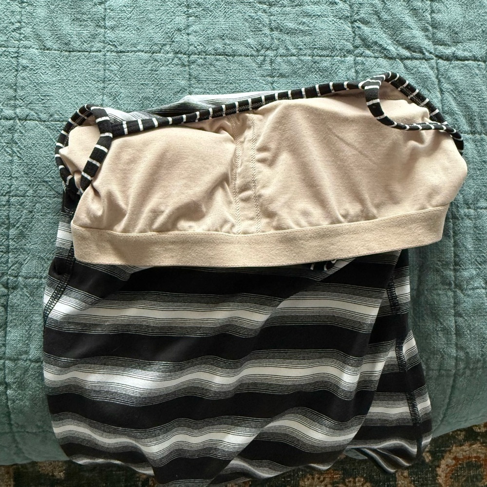 Lululemon athletica Women’s Power Y Work Out Tank Capilano Stripe Black White - Picture 15 of 15